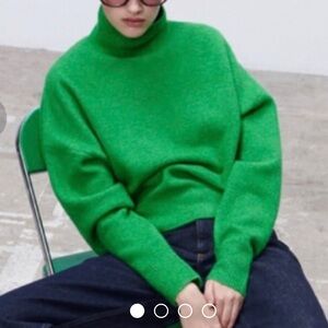 Zara Green Women's Sweater